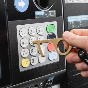 코로나 시기 - 만지지 말고 키를 사용하세요